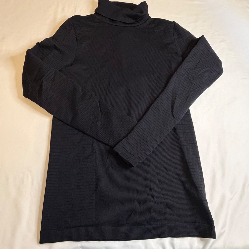 Athleta Flurry Blizzard Rib Turtleneck Black Long Sleeve Top Small Winter